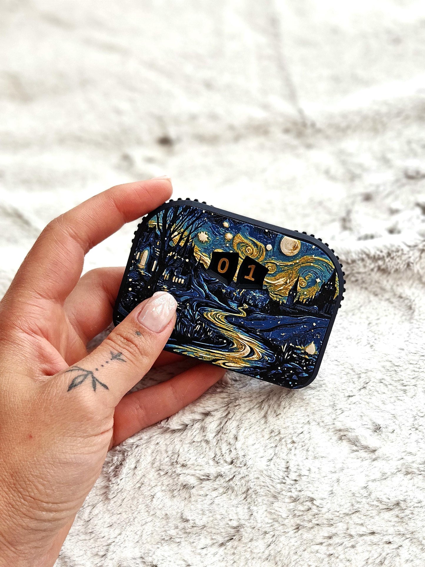 Artisan MTG Life Counter – Smooth Dual Dials with Elegant Artistic Faceplate Design