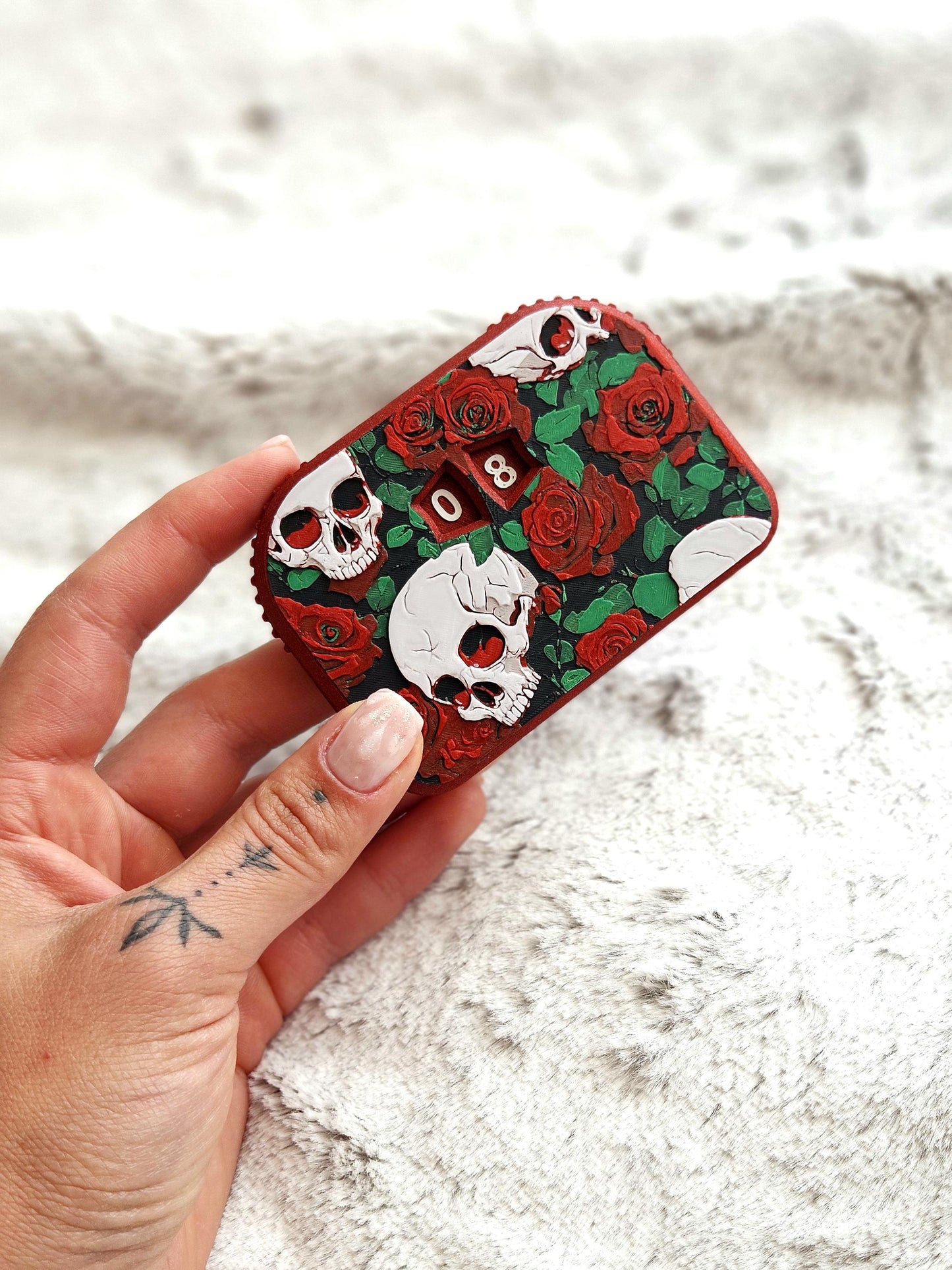 Skulls & Roses MTG Life Counter: Artistic Spinning Dials for Magic The Gathering